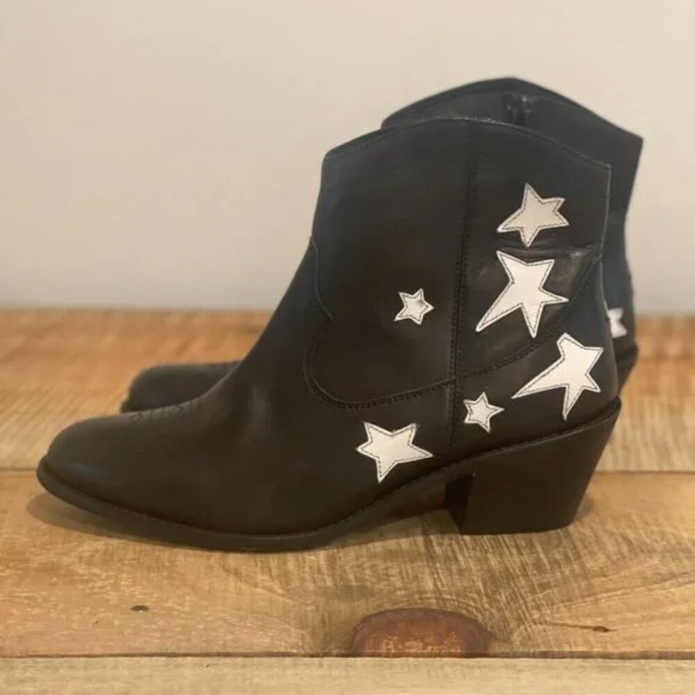 Seychelles Under The Stars Black White Starts Leather Ankle Boots NEW Size 8 - Picture 2 of 6